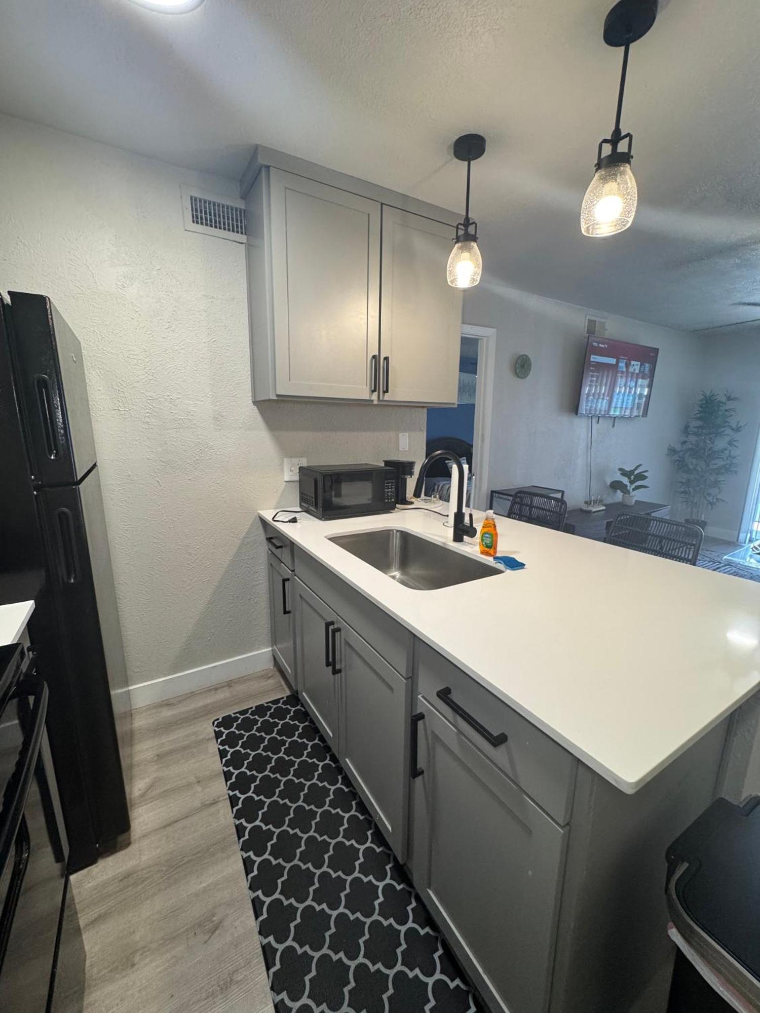 Downtown Luxe Urban Haven 1bd Retreat Apartment