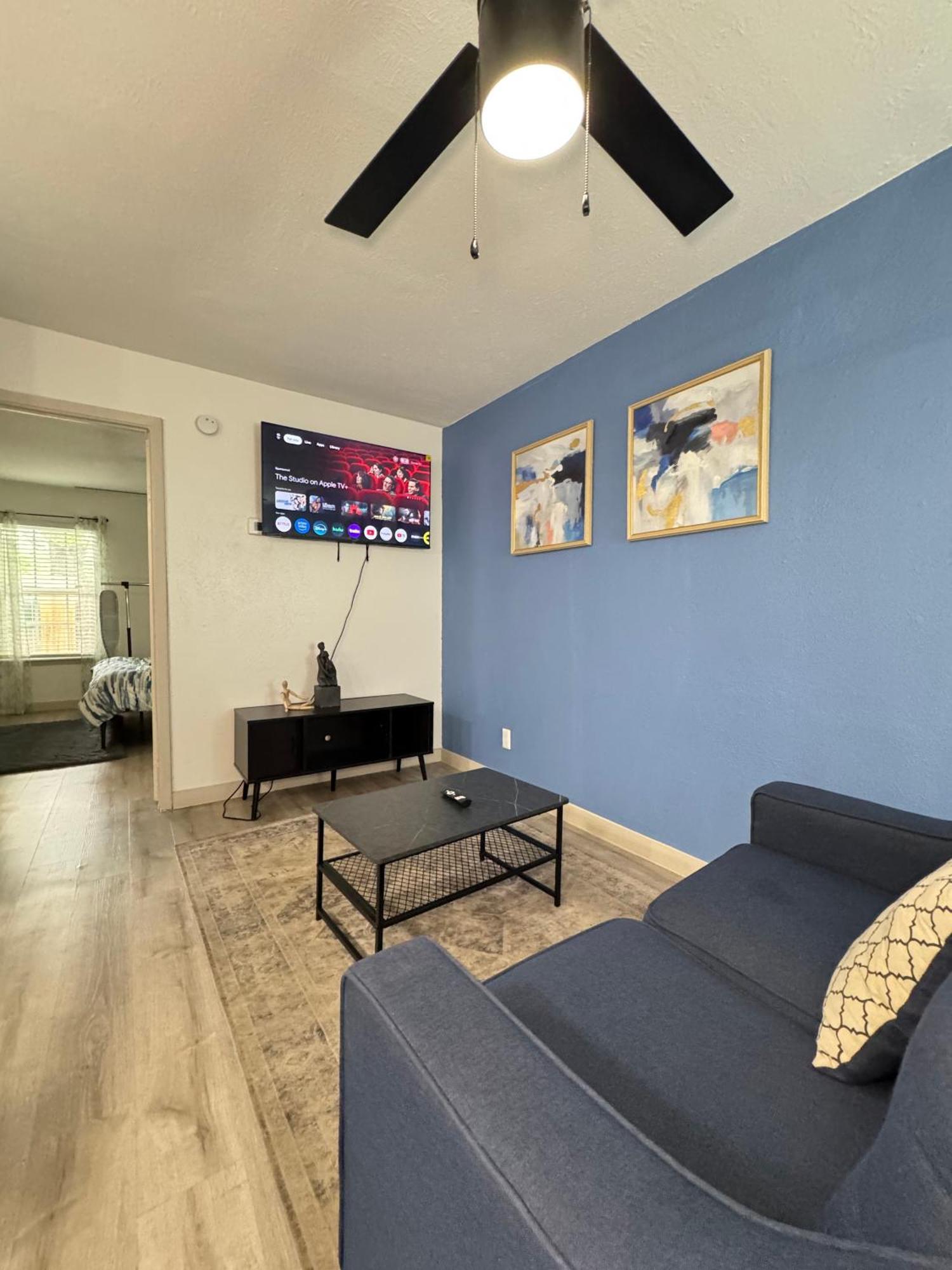 Dt L Luxe 1bd * Dallas
