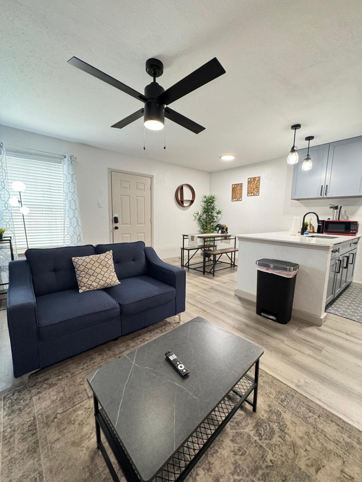 Dt L Luxe 1bd