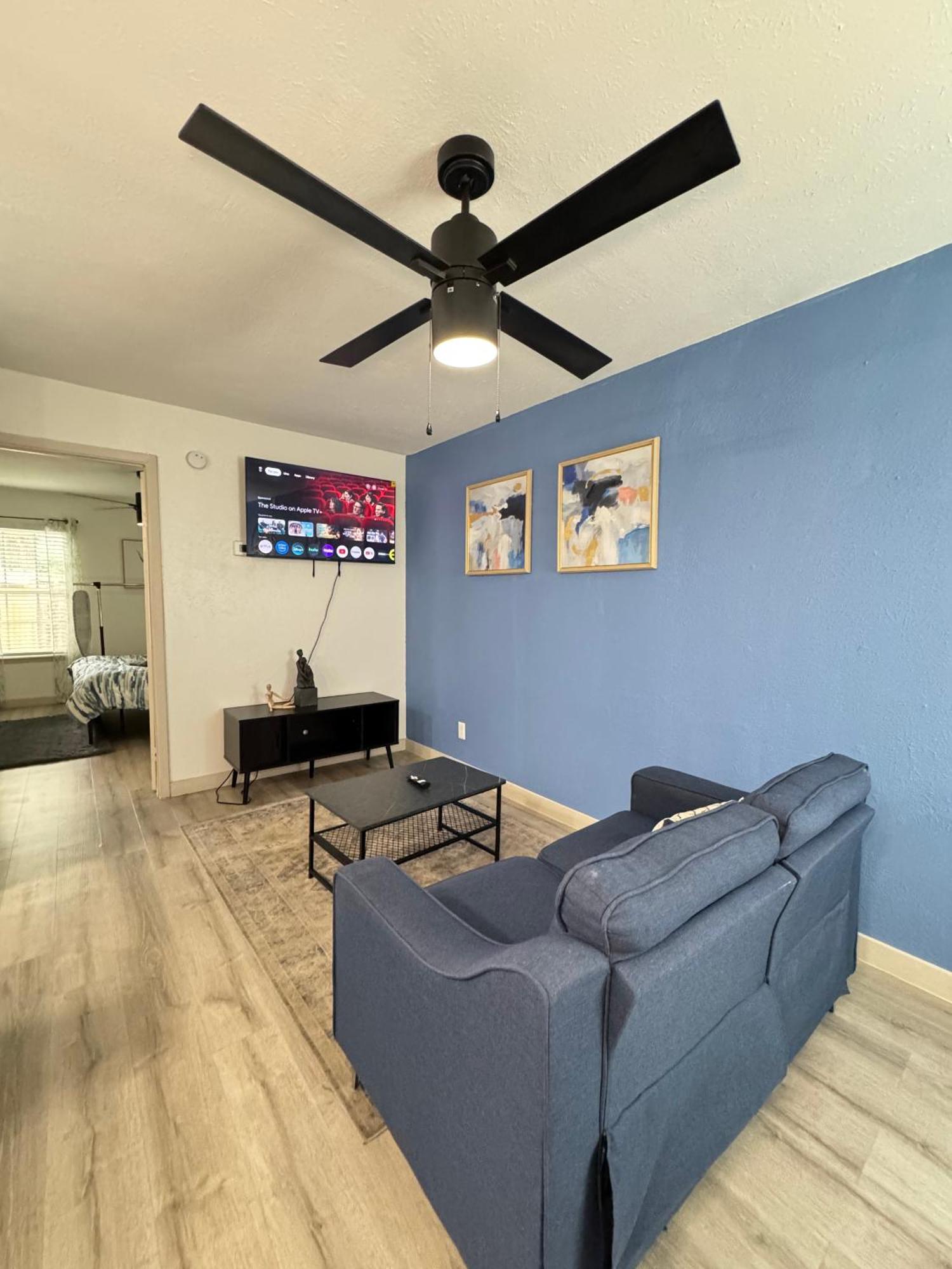Dt L Luxe 1bd *