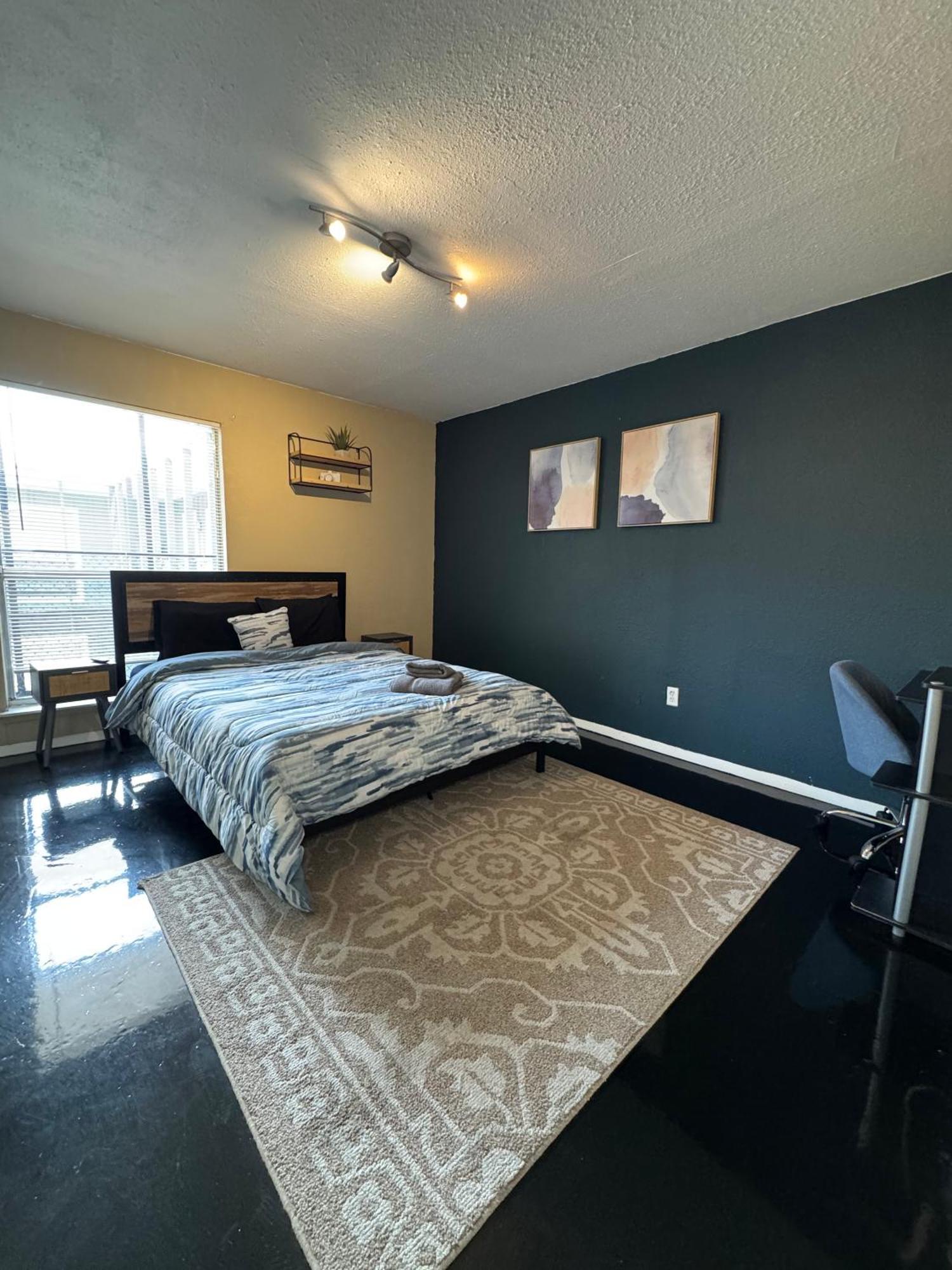 Downtown Chic Style 1bed Abode *