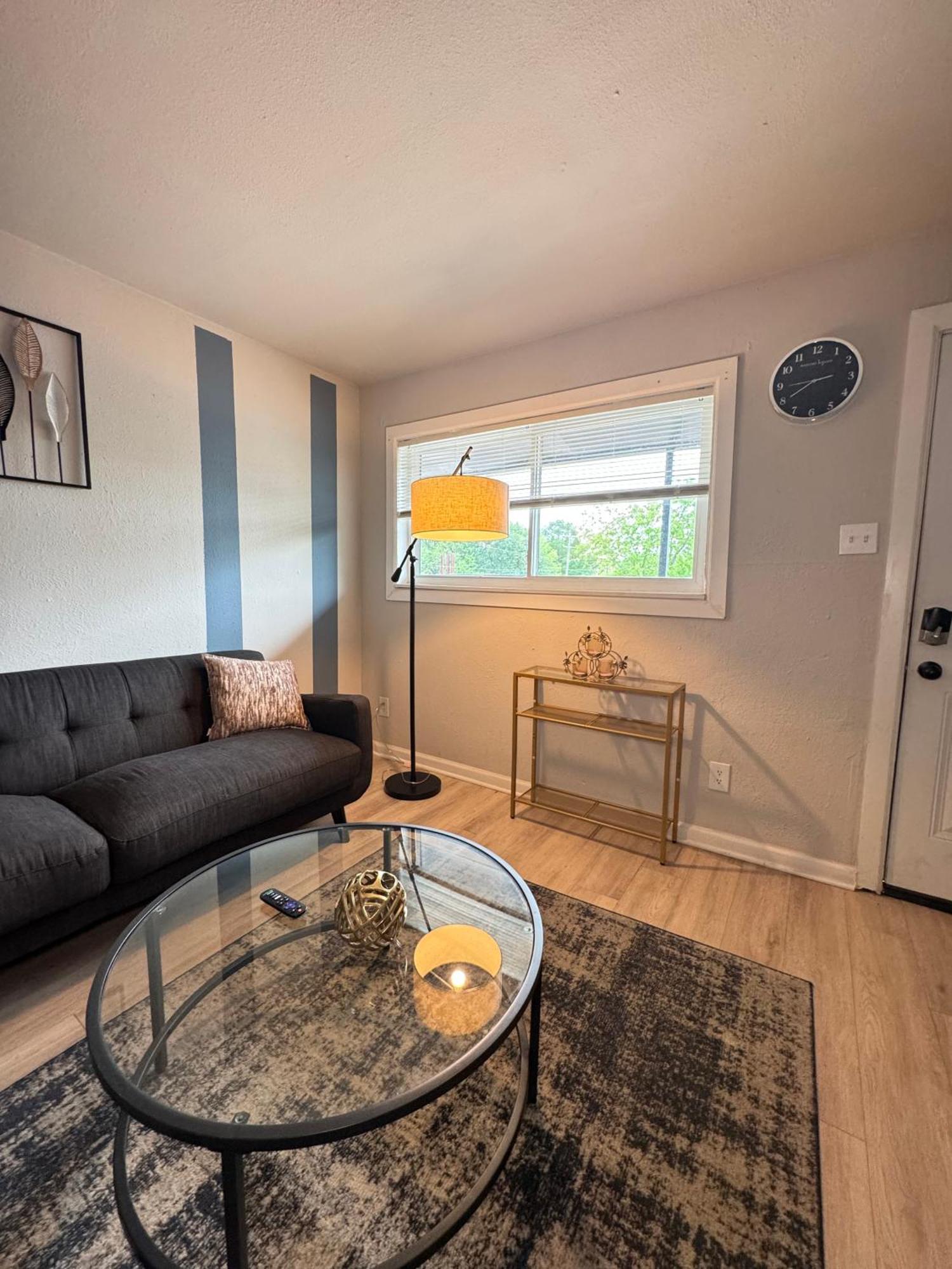 Downtown Luxe Urban Haven 1bd Retreat *