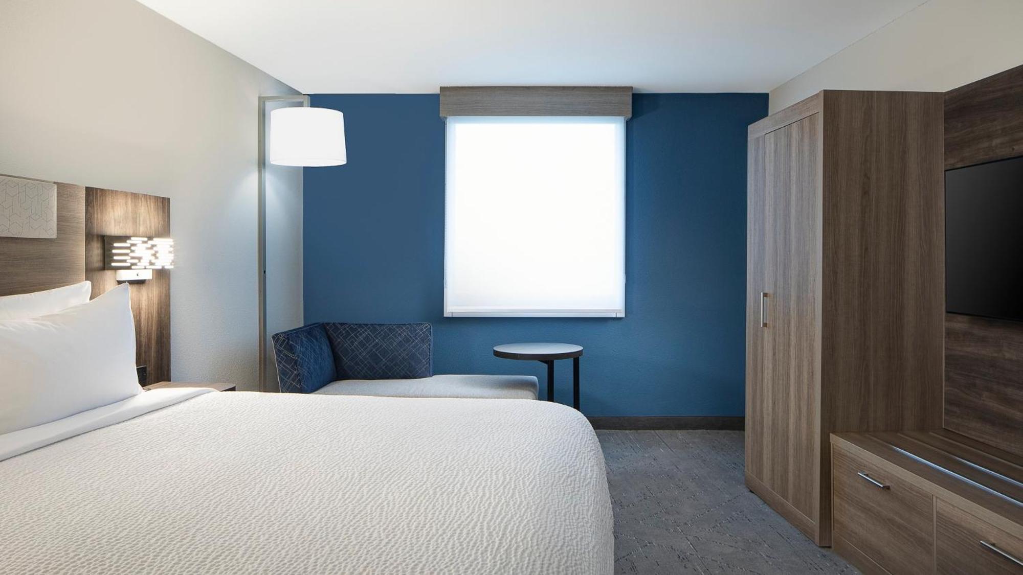 Express Market Center By Ihg Hotel Dallas
