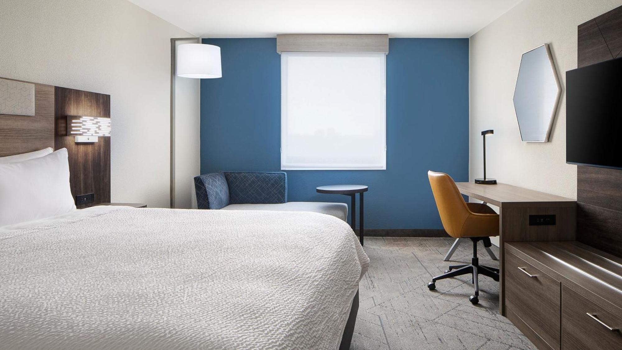 Express Market Center By Ihg 3*