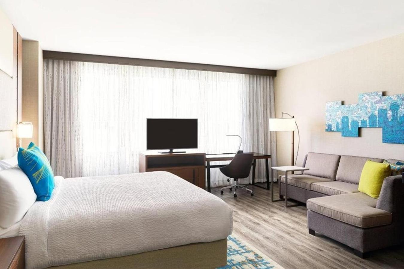 Hotel By Marriott Downtown 3*