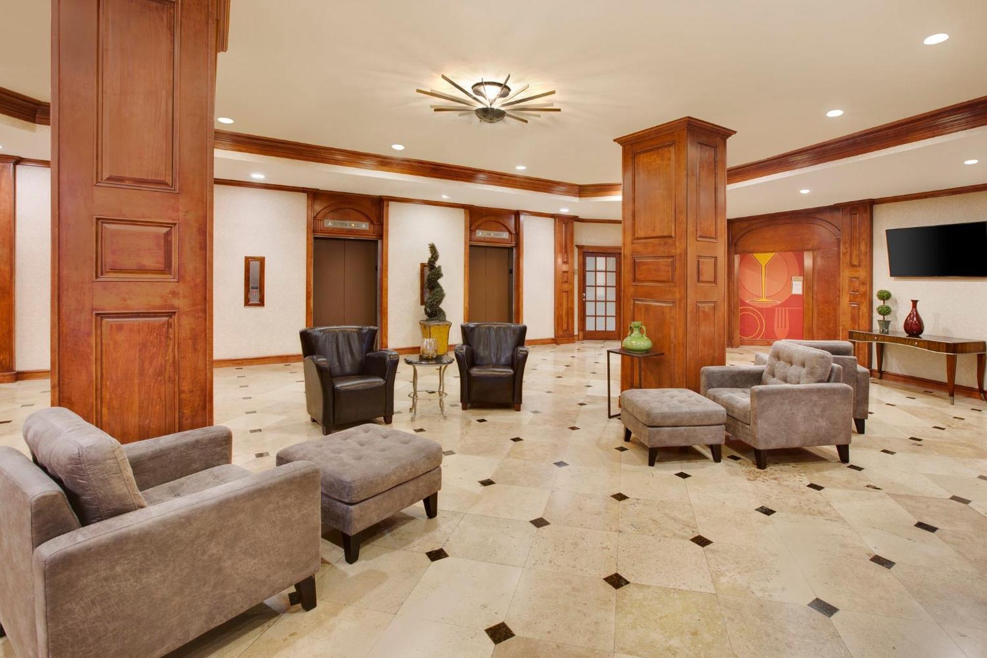 Hotel Express Market Center By Ihg