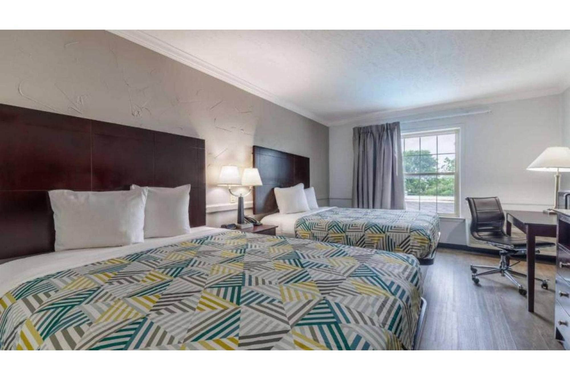 6 Tx Downtown Hotel 3*