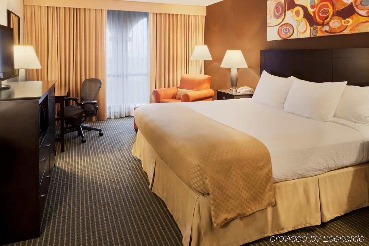 Doubletree By Hilton Market Center