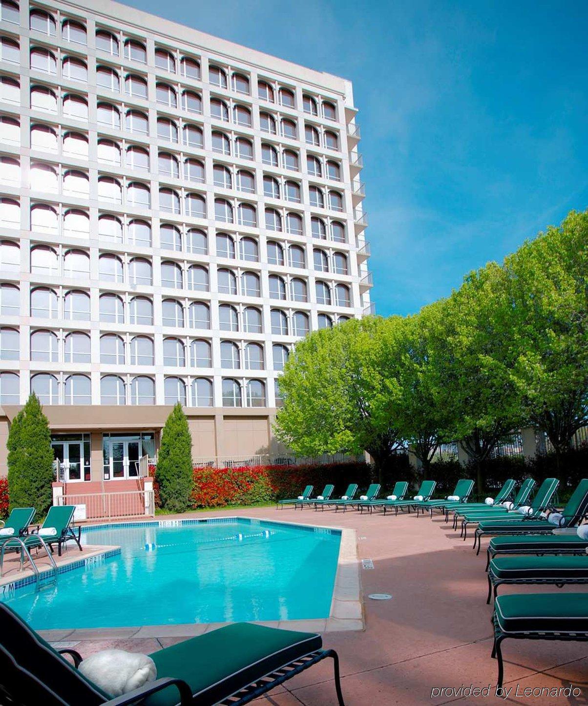 Hotel Doubletree By Hilton Market Center 3*