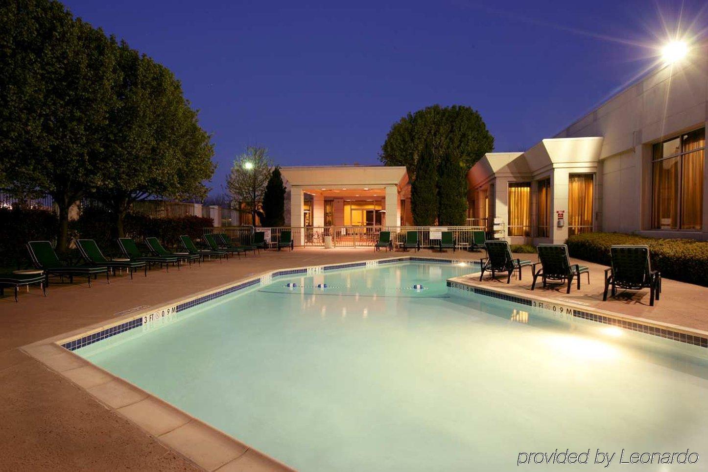 Doubletree By Hilton Market Center Hotel