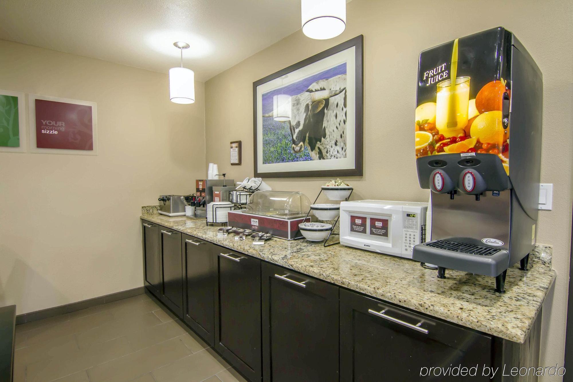 Comfort & Field-dallas Market Center 3*