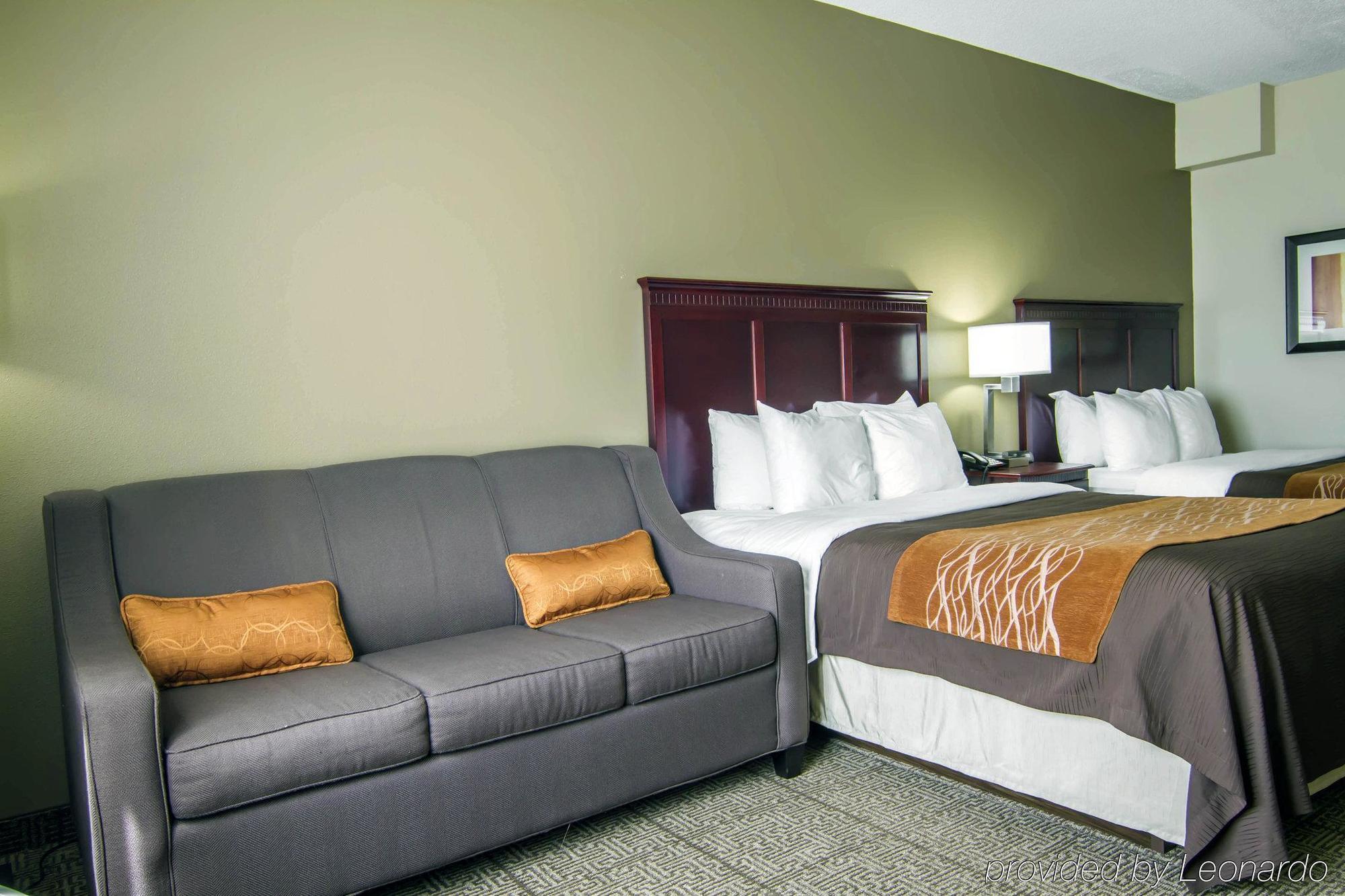 Comfort & Field-dallas Market Center 3*