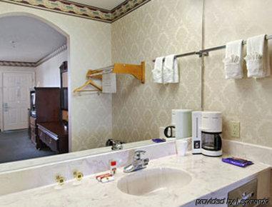 Super 8 By Wyndham South Hotel Dallas