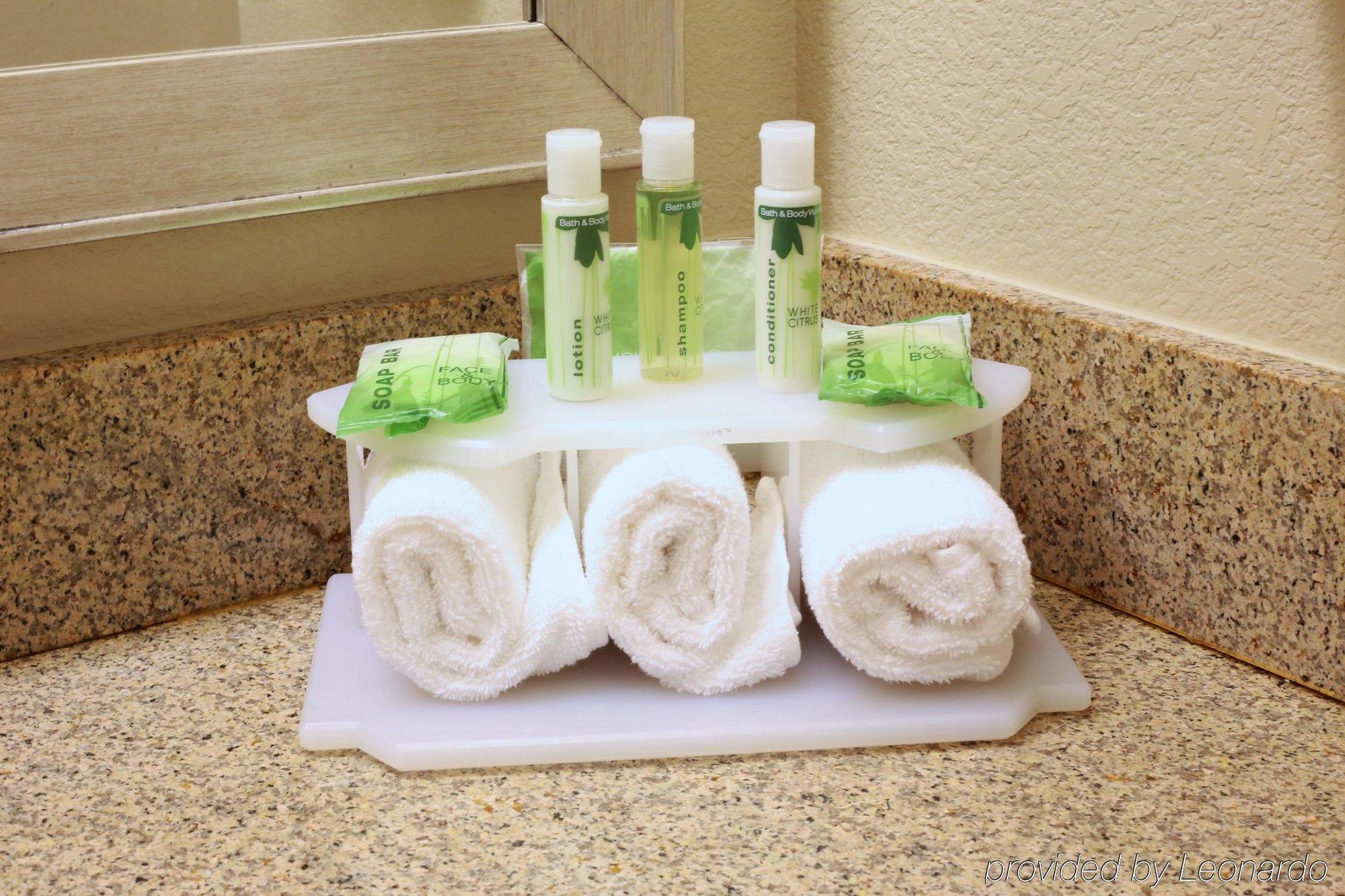 Express & West By Ihg 3*
