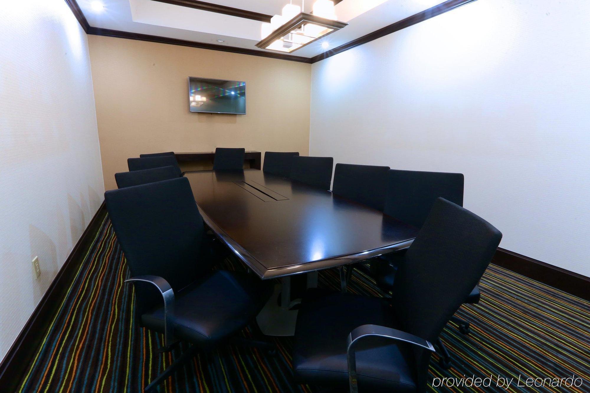 Express & West By Ihg 3*