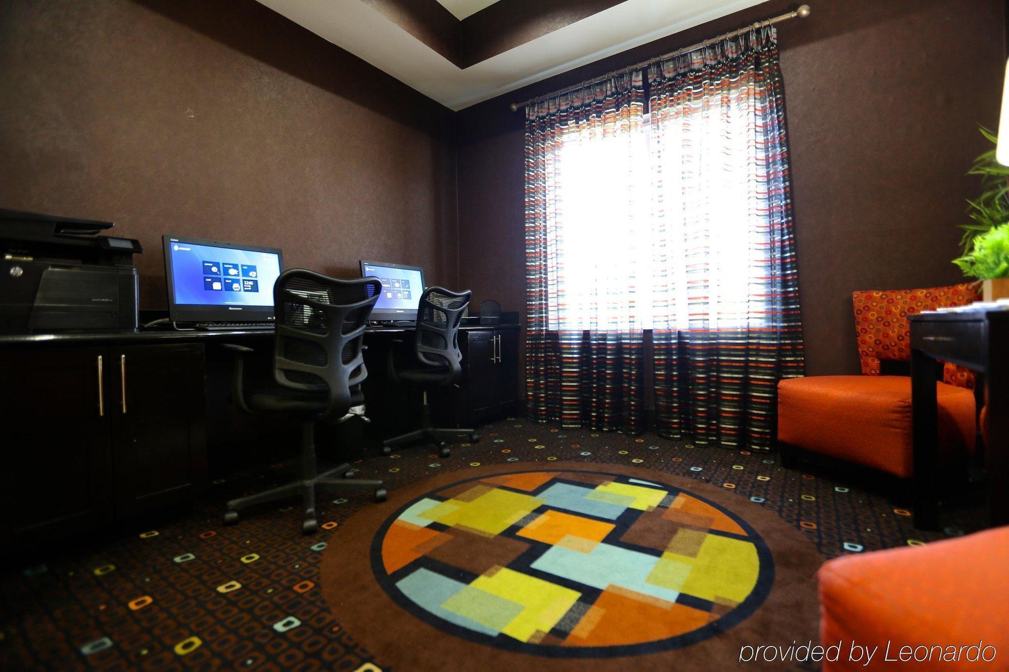 Express & West By Ihg Hotel Dallas