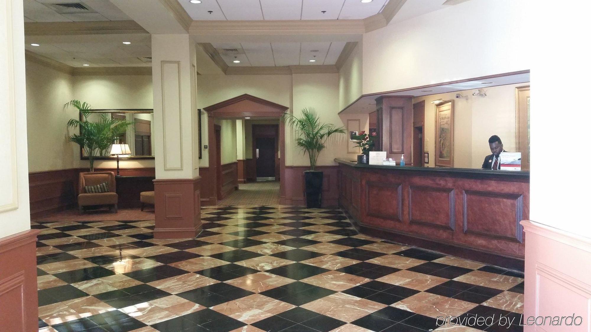 Crowne Plaza Market Ctr - Field, An Ihg Hotel