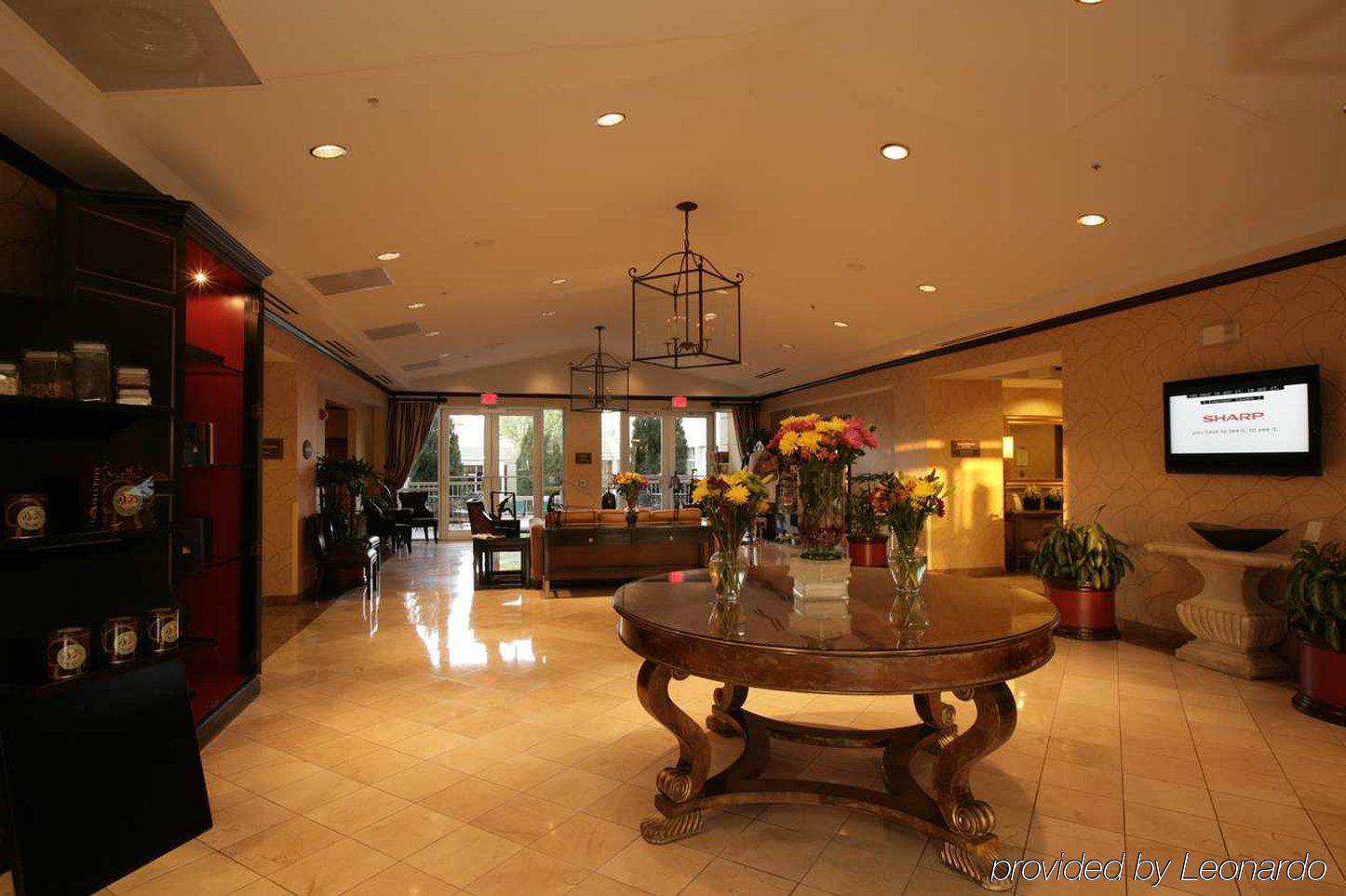 Hotel Doubletree By Hilton Market Center Dallas