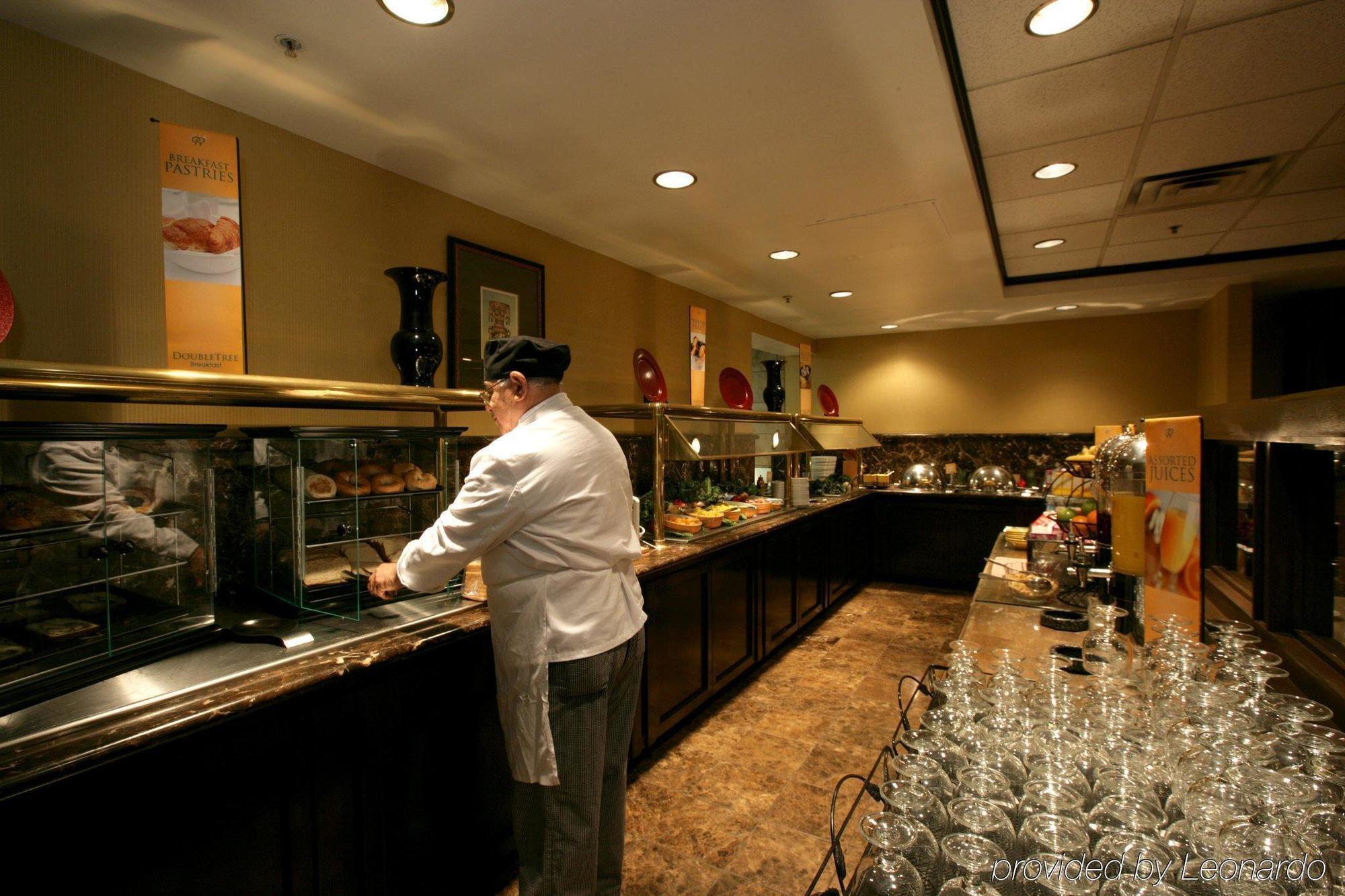 Doubletree By Hilton Market Center Hotel