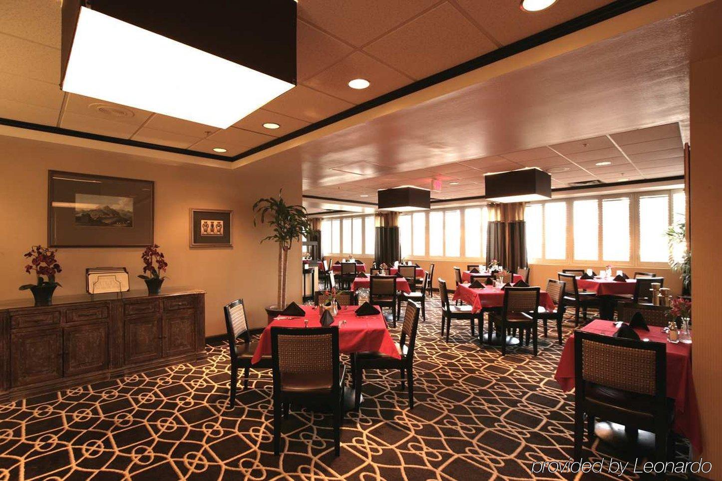 Hotel Doubletree By Hilton Market Center Dallas