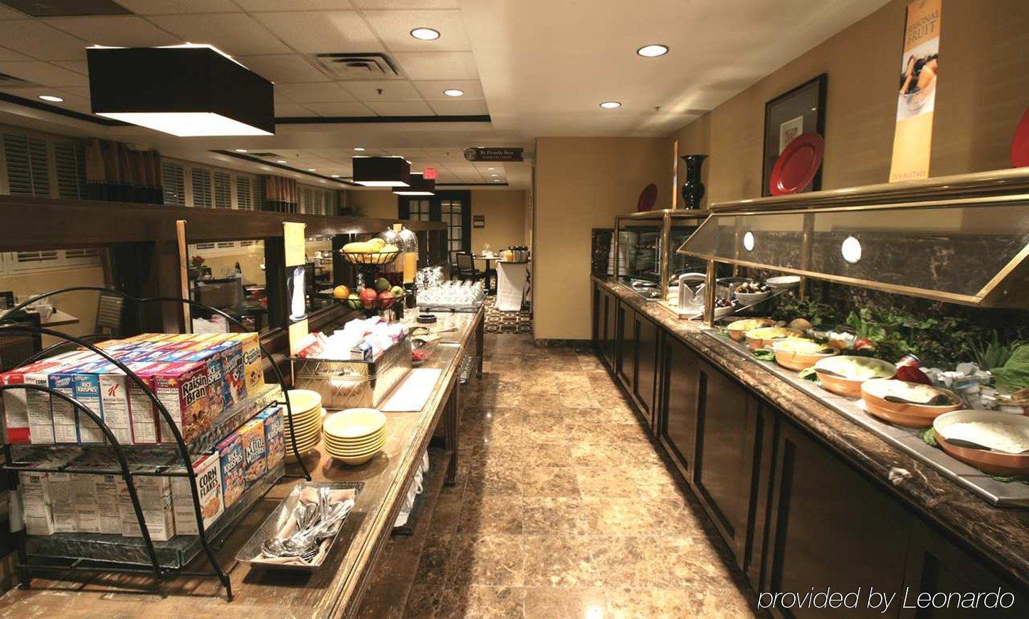 Doubletree By Hilton Market Center Hotel Dallas