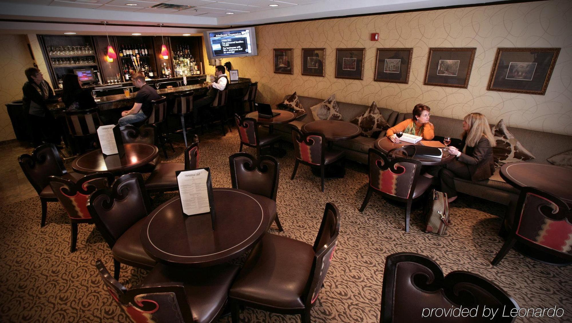 Hotel Doubletree By Hilton Market Center Dallas