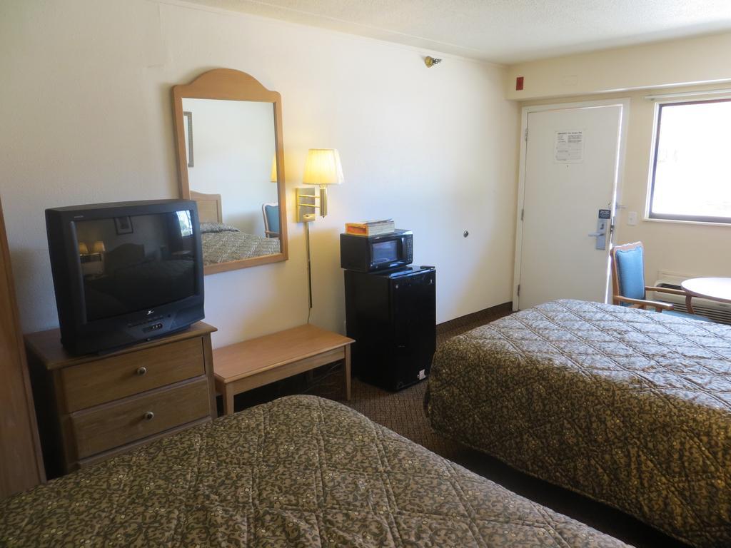 Hotel Super 7 Dallas-east