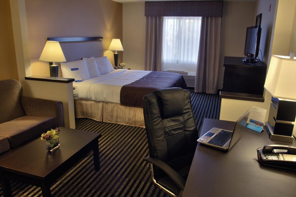 Baymont By Wyndham Dallas/ Field Dallas