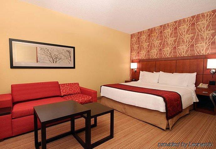 Hotel Courtyard Medical Market Center 3*