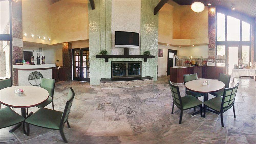 Hawthorn Field 3* Dallas