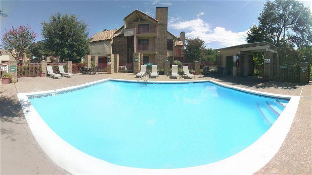 Hawthorn Field Hotel 3*
