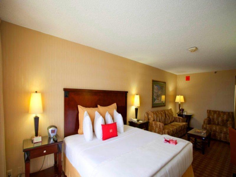 Crowne Plaza Market Ctr - Field, An Ihg Dallas