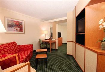 Hotel Fairfield & Medical/market Center 3*