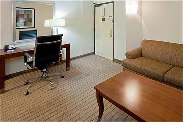 Hotel Express & East - Fair Park By Ihg
