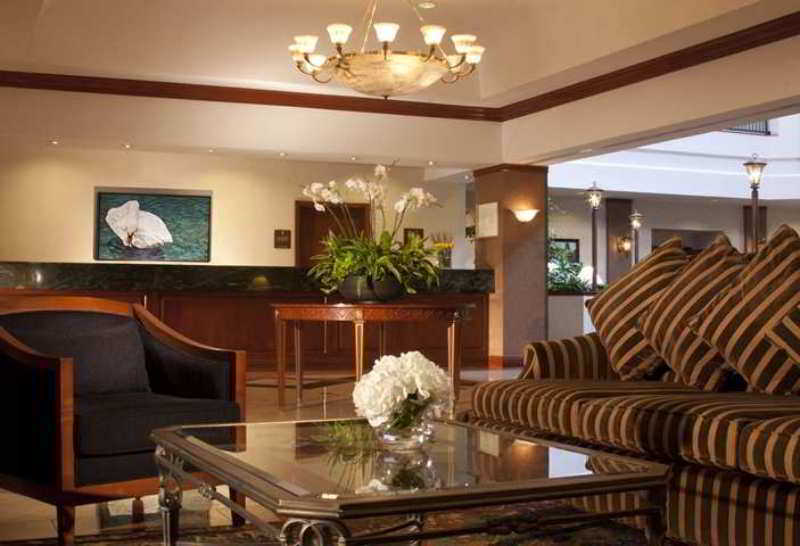 Embassy By Hilton Near The Galleria 4*