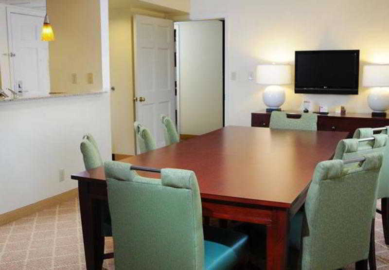 Sonesta Es Expressway Hotel