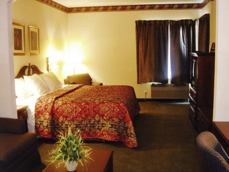 Comfort & Field-dallas Market Center Hotel Dallas