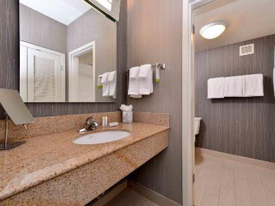 Courtyard By Marriott Northwest Dallas