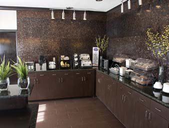 Hotel Baymont By Wyndham Dallas/ Field
