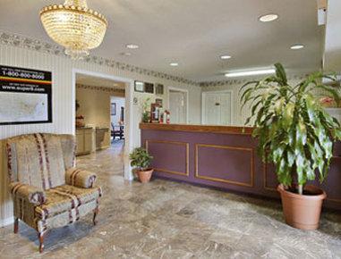 Super 8 By Wyndham South Hotel *