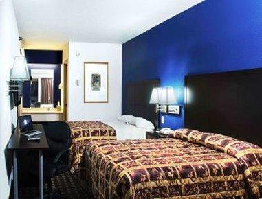 Field Hotel 2*