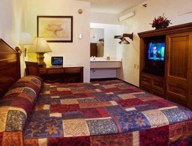 Field Hotel 2*