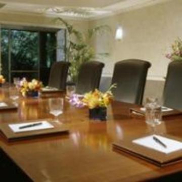 Hotel Sheraton Market Center 4*