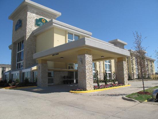 La Quinta By Wyndham I-35 Walnut Hill Ln Hotel