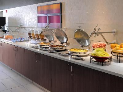 Sonesta Es Expressway Hotel