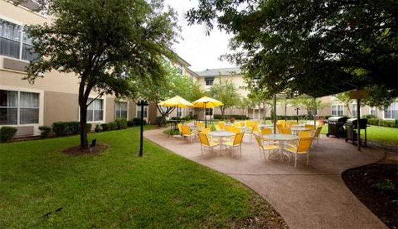 Candlewood Market Center-love Field By Ihg Hotel