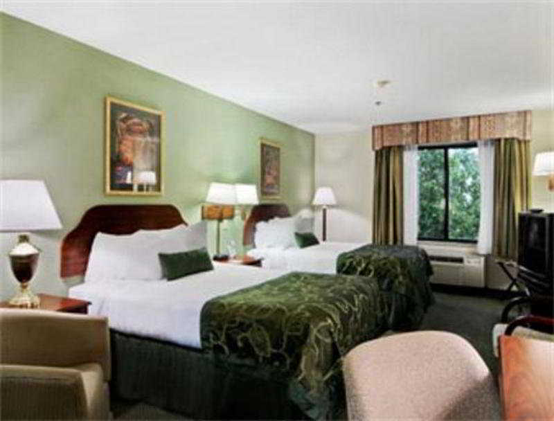 Wingate By Wyndham Field 3*