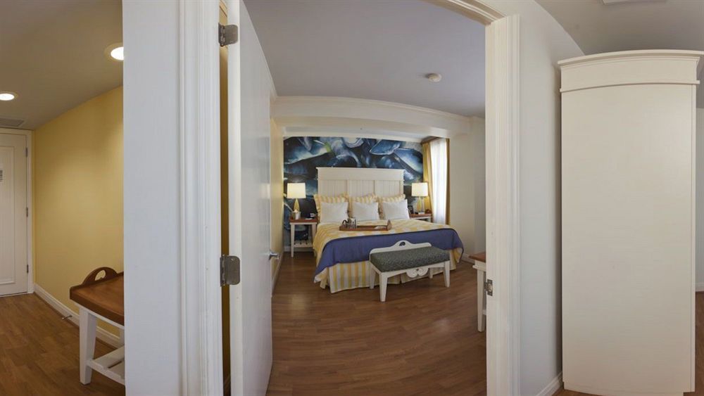 Hotel Indigo Downtown By Ihg 3*