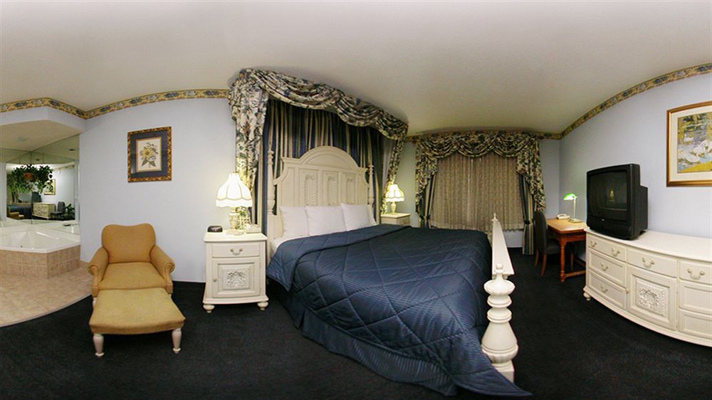 Hotel Quality & I-35 E-walnut Hill 2*
