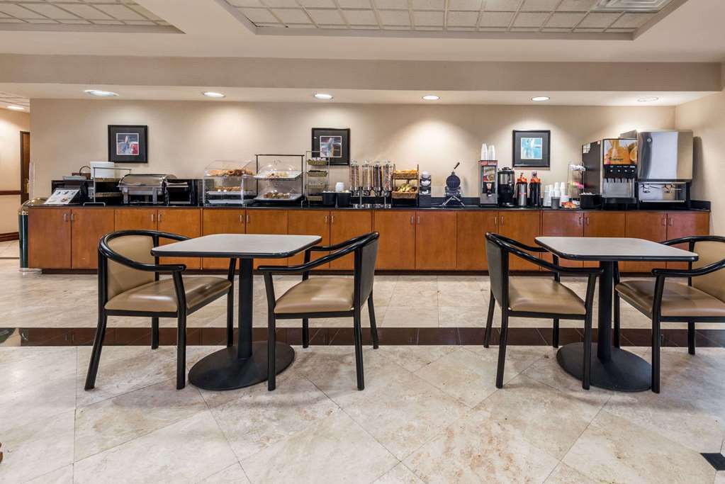 Hotel Wingate By Wyndham Field